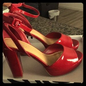 Red pumps